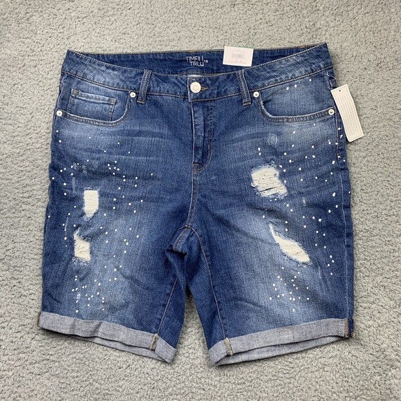 Time And Tru Shorts Womens 18 Denim Bermuda Distressed Paint Splatter Cuffed - Picture 1 of 16